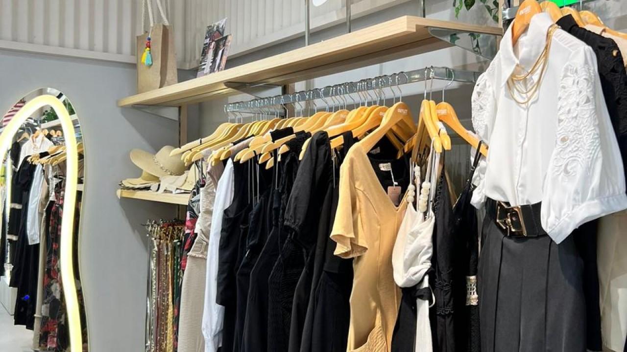 araras para roupas e vestidos personalizadas sob medida