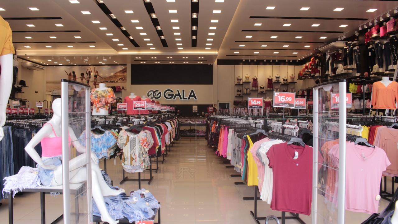 araras para roupas personalizadas sob medida