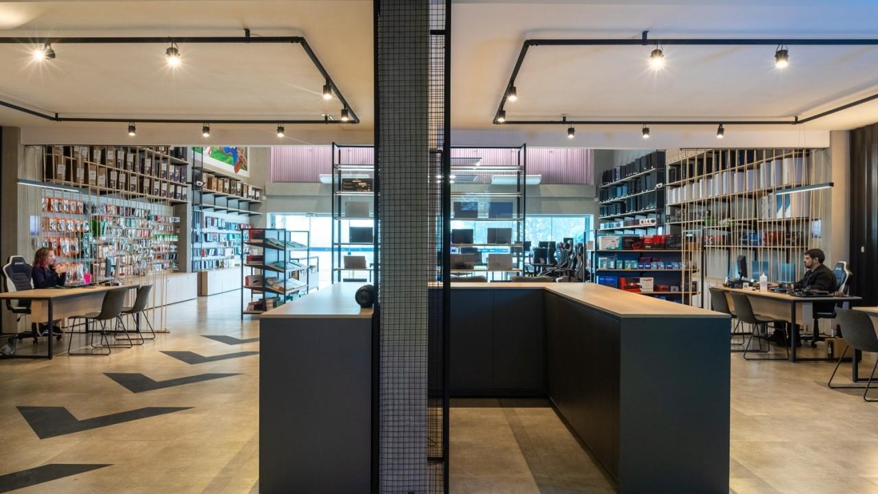 balcão de atendimento loja de informática