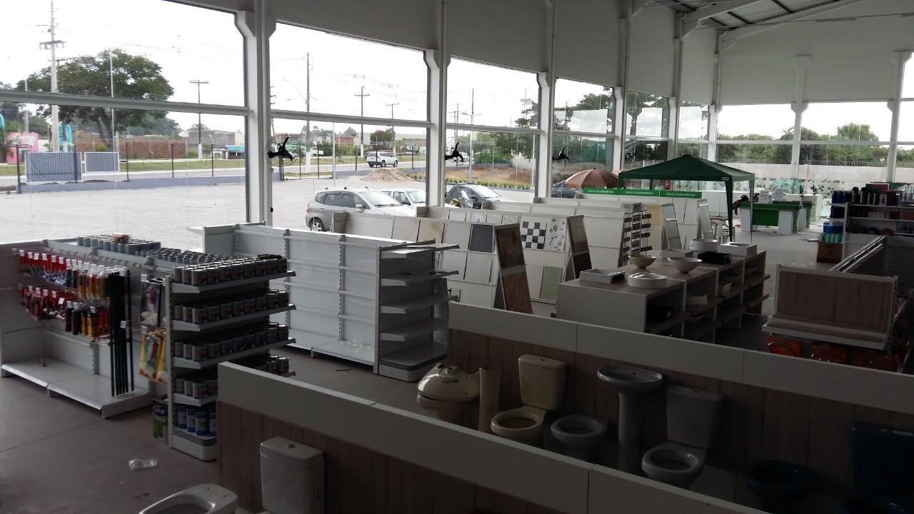 expositor de vasos sanitários, prateleiras e gôndolas de materiais de construção