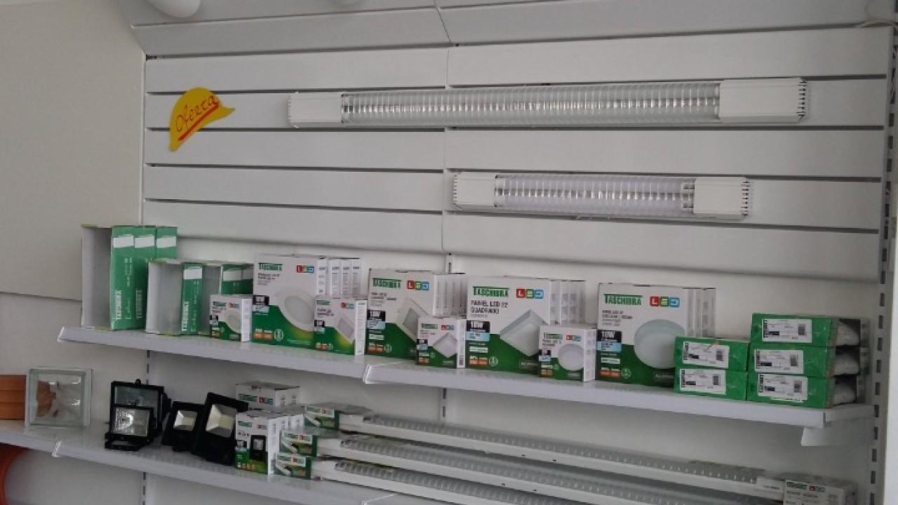 prateleira para materiais de construção