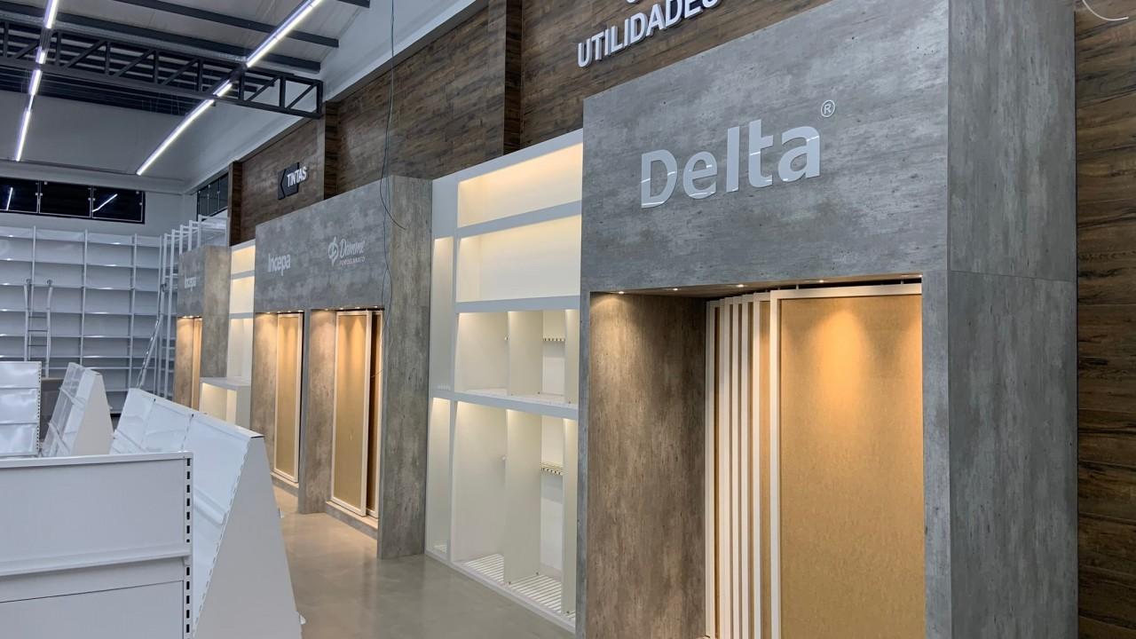 expositor sob medida para loja de materiais de construção