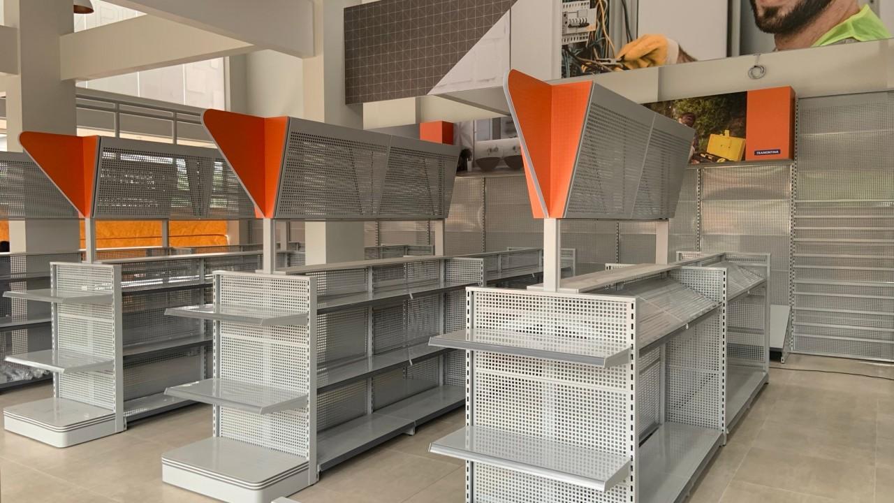 gôndolas e prateleiras para loja de ferragens