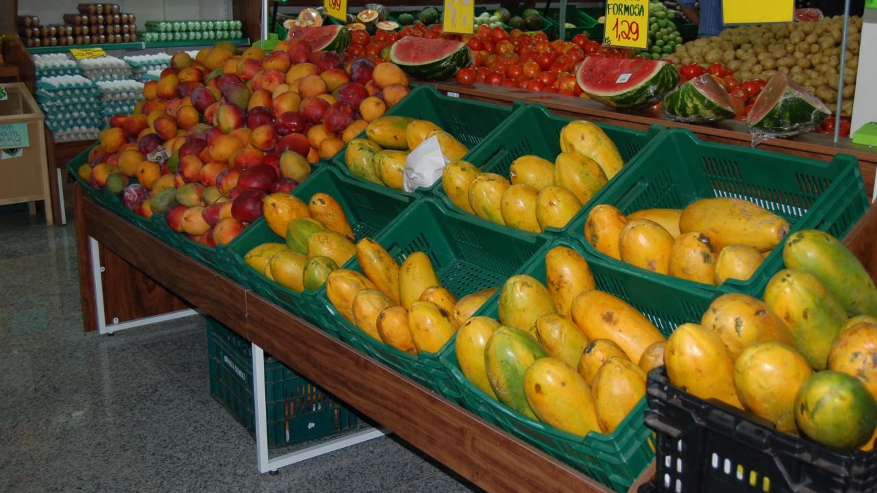 fruteira e expositor para supermercado e padarias