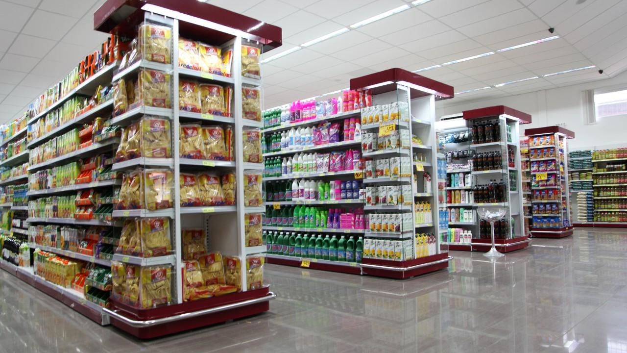 gôndolas e prateleiras para supermercado e padarias