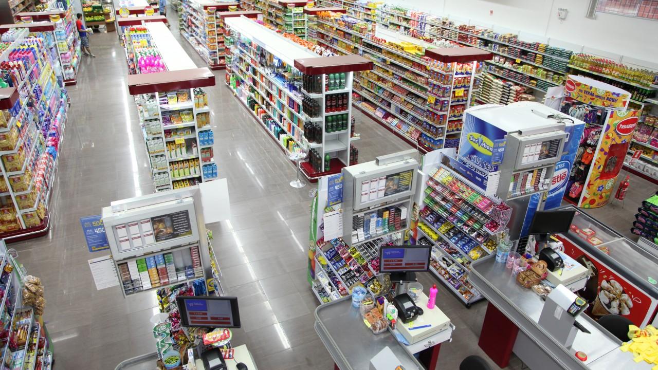 mobiliário comercial e gôndolas para supermercado e padarias