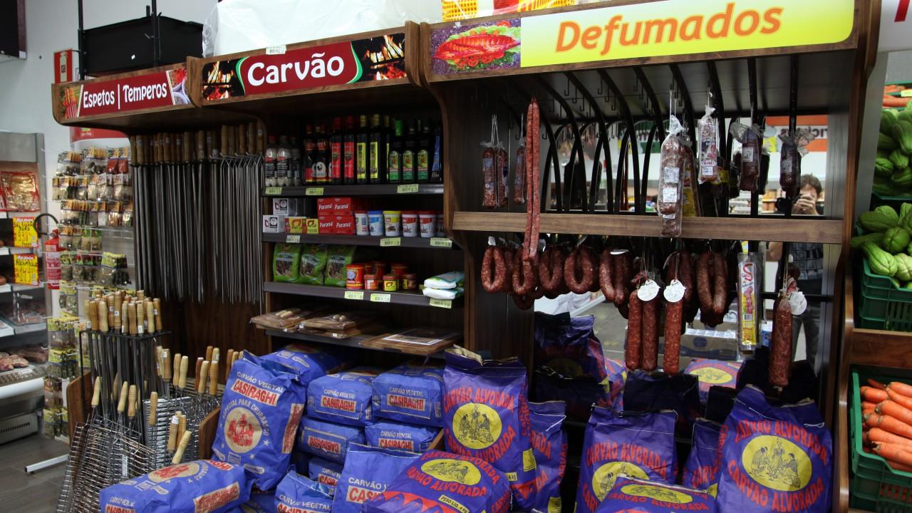 expositor e prateleiras para supermercado e padarias